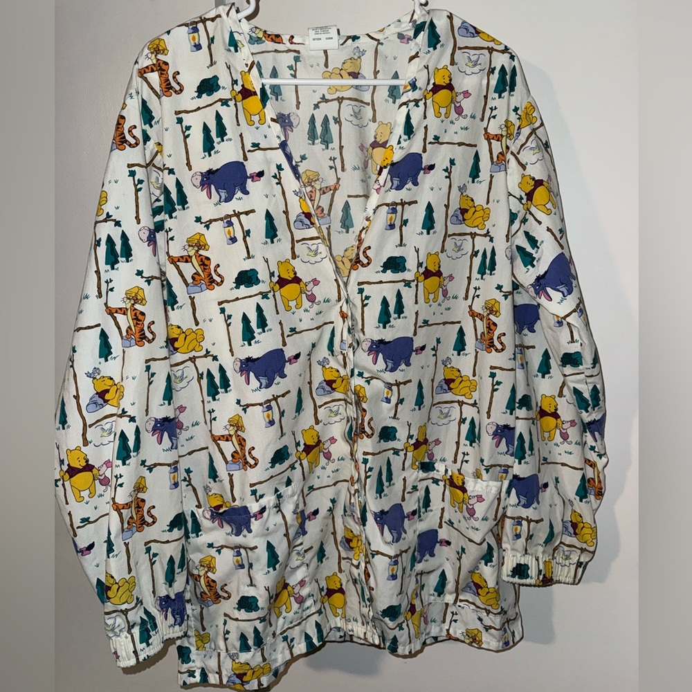 Vintage Disney Multicolor Winnie the Pooh Scrub Top - Long Sleeve Button Up